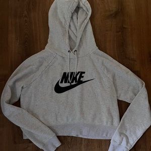NIKE CROPPED HOODIE🤍